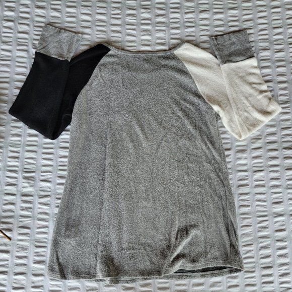 Long Sleeve Crew Color Block Arm and Trim - Picture 5 of 5